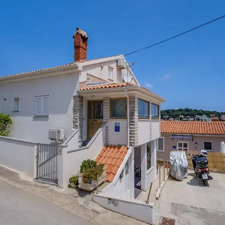 Luna Apartamento Mali Lošinj