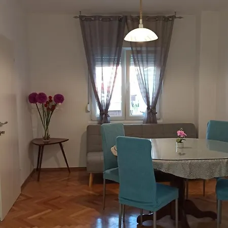 Luna Apartment