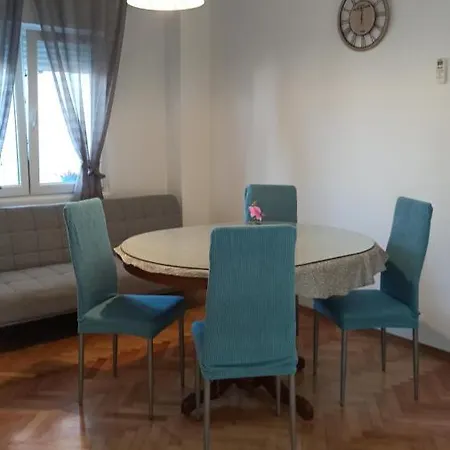 Luna Apartment *