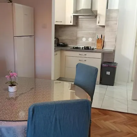 Luna Apartment *