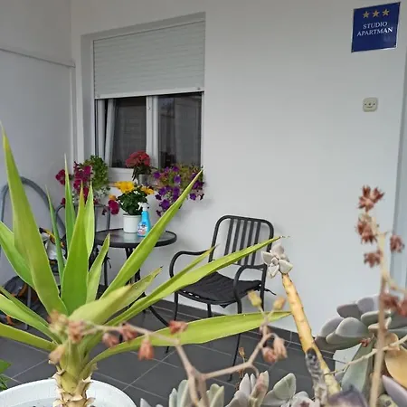 Luna Apartment